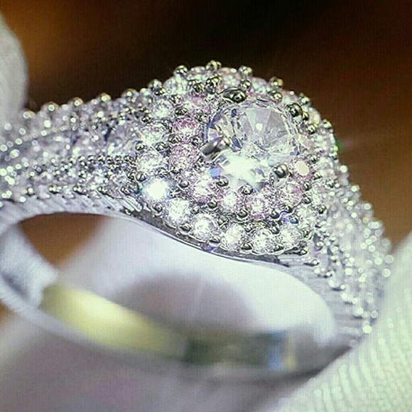 🌸 Closeout! white sapphire ring - Picture 5 of 11